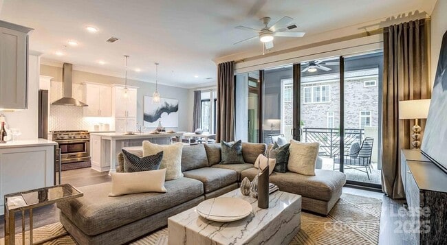 Photo - 2426 Vail Ave Unit B7