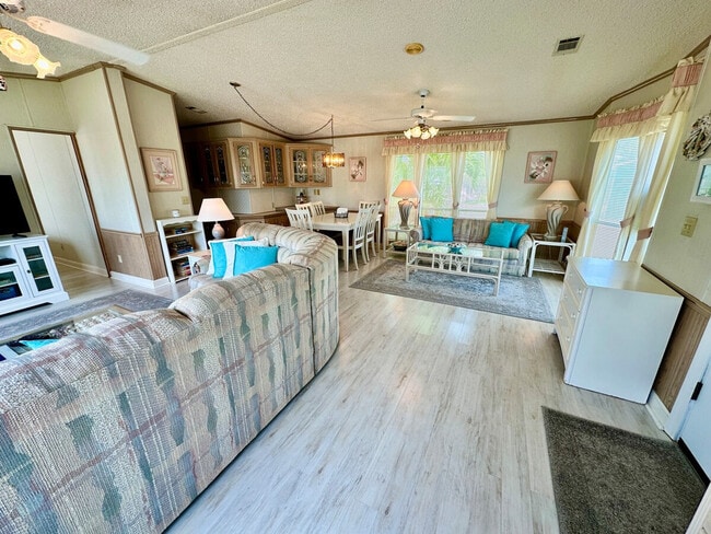 Building Photo - 2145 Nettles Blvd Unit SI ID1537508P