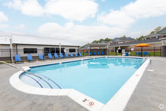 Pool - Crestwood Commons