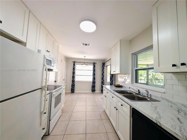 Photo - 888 SW 62nd Ave