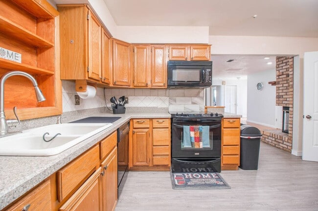 Photo - 4500 Elaine Pl Unit ID1094209P