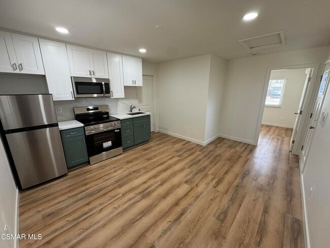 Building Photo - 1281 Hartley Ave Unit B