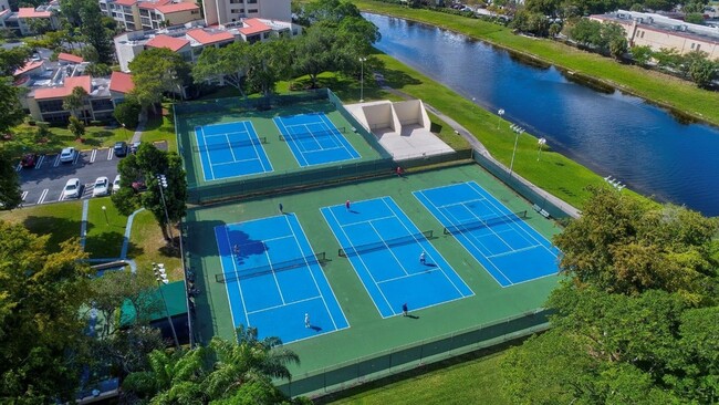 Photo - 2202 S Cypress Bend Dr Unit 906