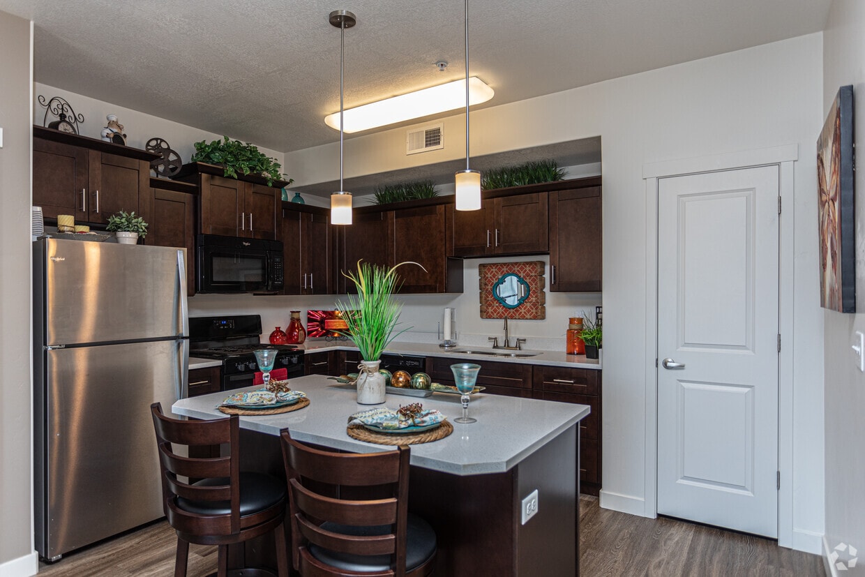 Floor Plan - 2BD/2Bth Jr