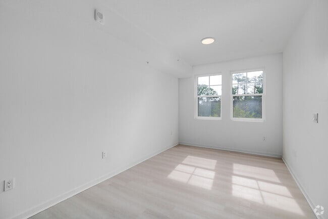 2BR, 2BA w/ Den - 1,085SF - Living Room - Millenia Park Orlando