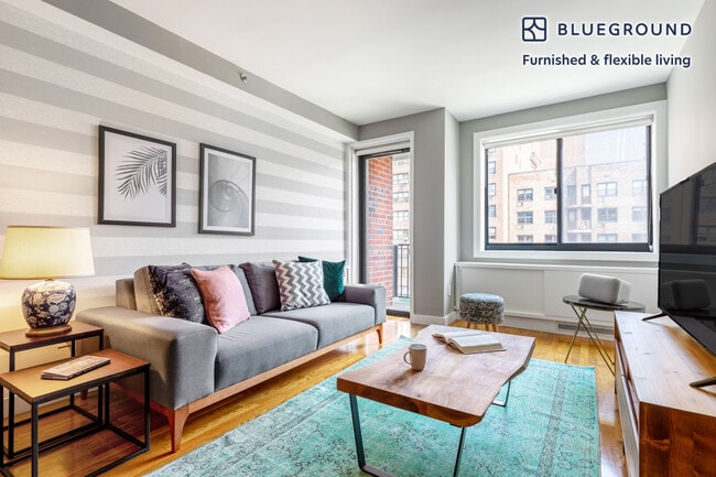 Building Photo - 101 W 15th St Unit SI FL4-ID135