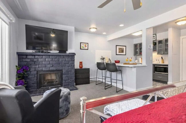 Photo - 600 CO-9 Unit ID1387673P