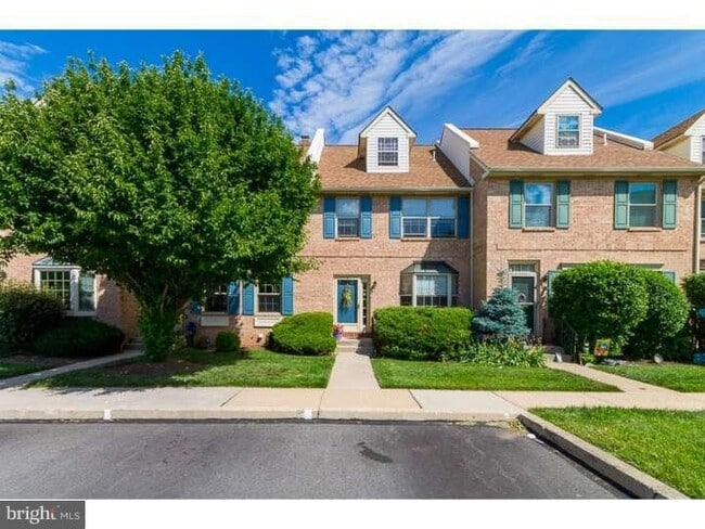 Building Photo - 137 Discovery Ct