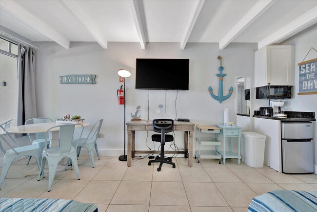 Building Photo - 611 Destiny Dr Unit ID1281421P