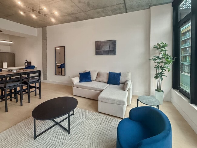 Building Photo - 1247 N 2nd St Unit ID1317868P