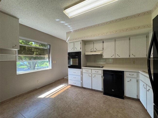 Photo - 2402 Ecuadorian Way Unit 40