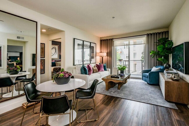 Building Photo - 345 E McKinley Ave Unit ID1267988P