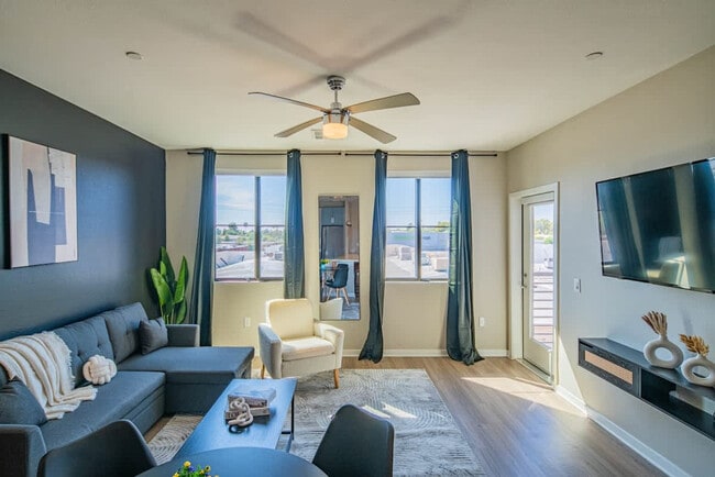 Building Photo - 777 E Stella Ln Unit SI ID1263059P