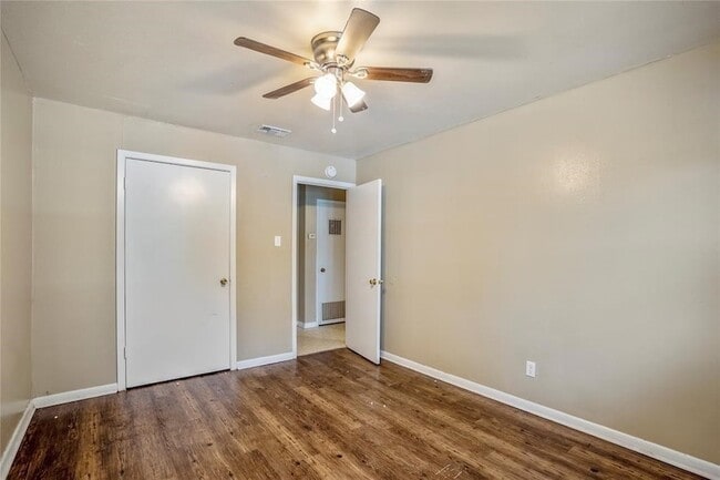 Photo - 3534 Midwest Dr Unit B