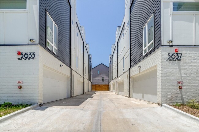 Photo - 5633 Live Oak St Unit 104