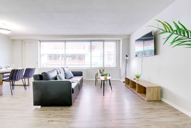 Building Photo - 2111 Richmond Hwy Unit FL2-ID1022377P