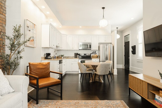 Photo - 1354 Broadway Unit ID1056136P