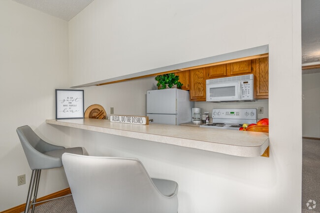 1BR, 1BA - 516 SF - Kitchen - Garden Park Apartments