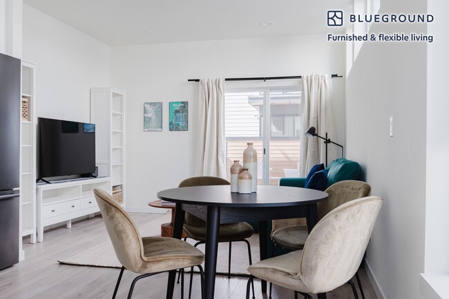 Photo - 912 NW 56th St