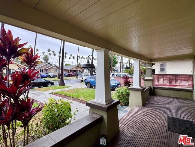 Photo - 4613 S Van Ness Ave