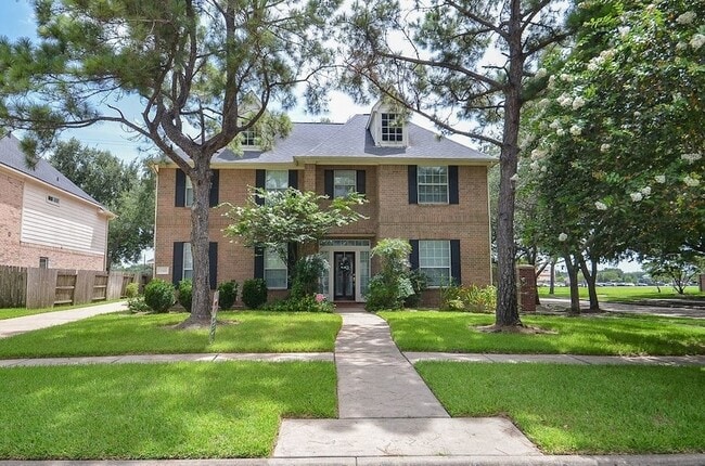 Photo - 2515 Lansing Cir