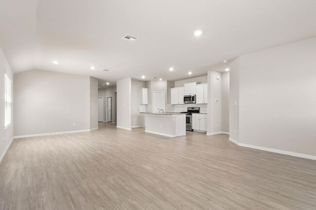 Photo - 2831 Calandra Lark