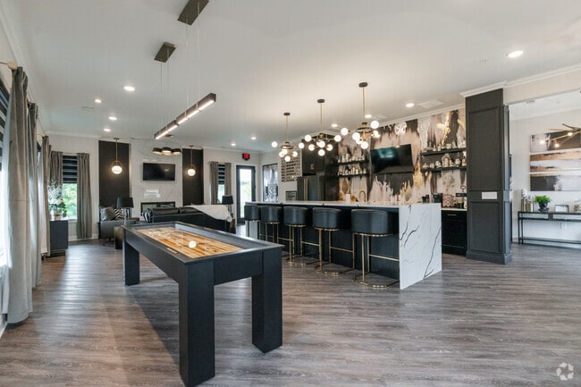 Flats on 10th - Flats on 10th