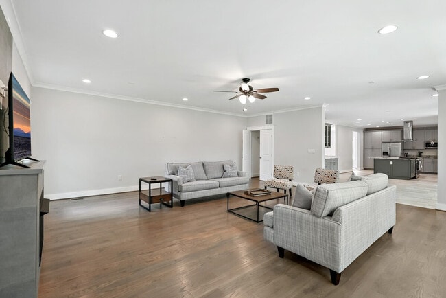 Building Photo - 2901 Random Rd Unit ID1395378P