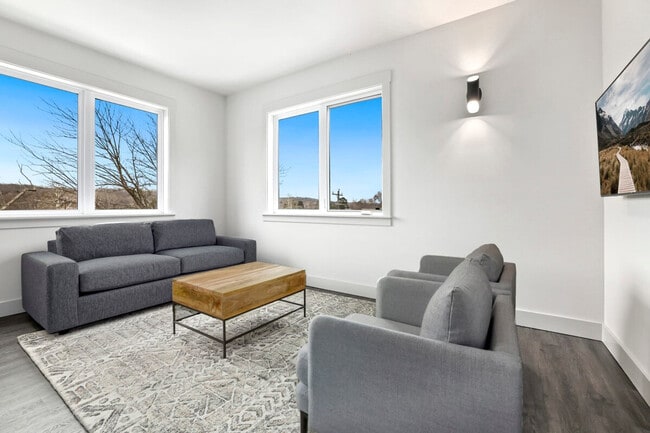 Photo - 10 Riordan Rd Unit ID1221879P