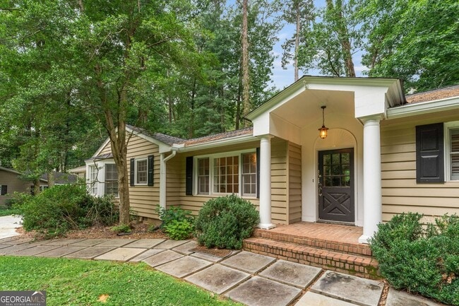 Photo - 2986 Mornington Dr NW