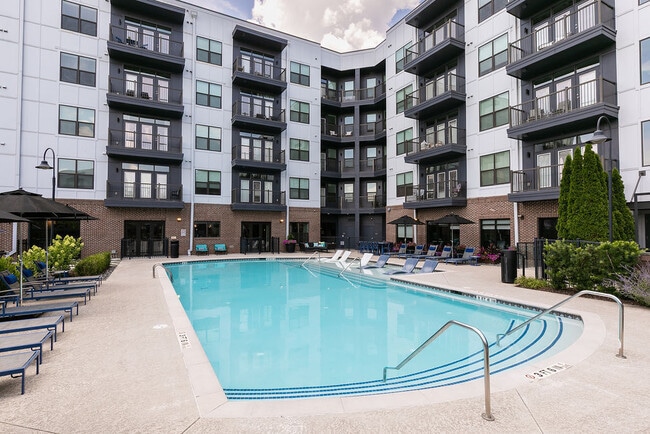 Building Photo - Siena Suwanee Town Center