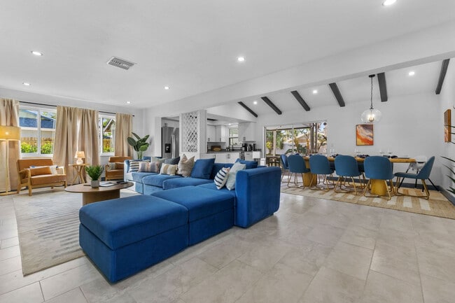 Building Photo - 13413 Coronado Dr Unit ID1037693P