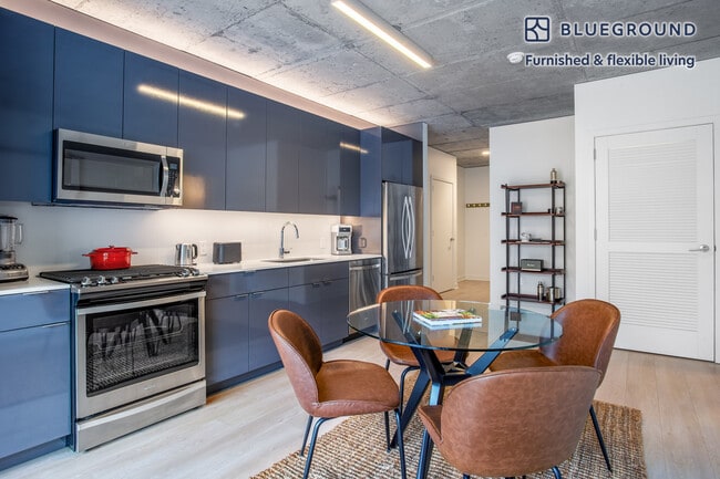 Photo - 311 W Illinois St Unit FL8-ID128