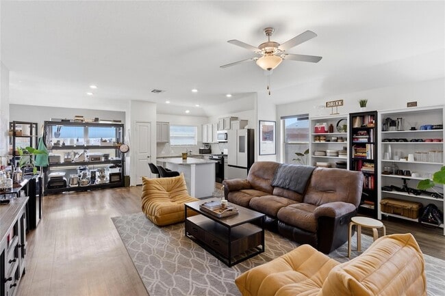 Building Photo - 7409 Spring Ray Dr