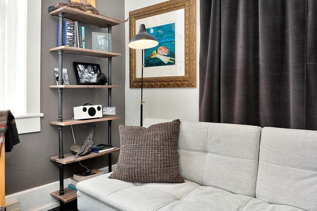 Building Photo - 107 W Columbia Ave Unit ID1324996P