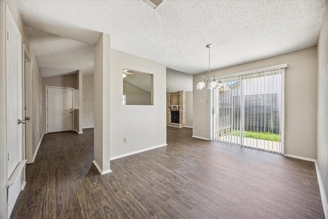 Photo - 11104 Applewood Dr