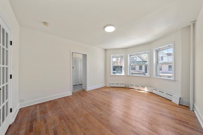 Photo - 8 Cooper Pl