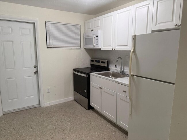 Photo - 2830 NW 15th Ct Unit A