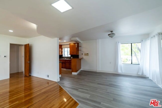Photo - 443 Lomita St