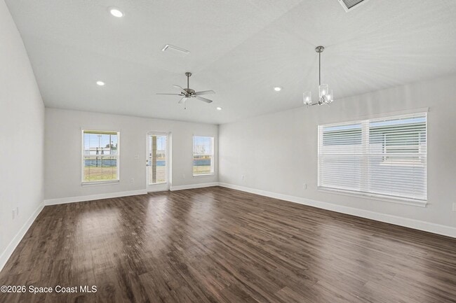 Photo - 2542 Pinwherry St NW