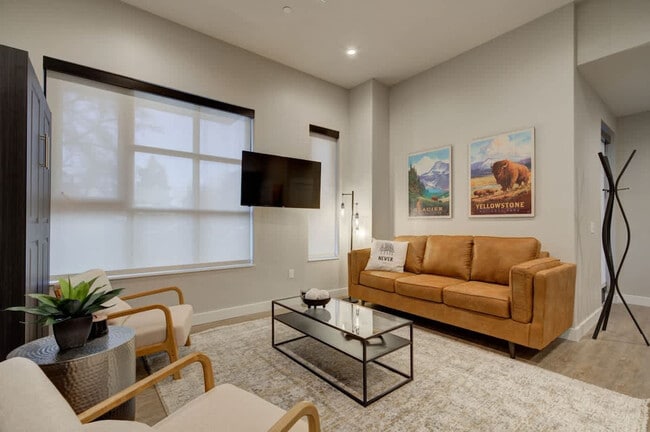 Photo - 110 W Beall St Unit FL1-ID1339968P