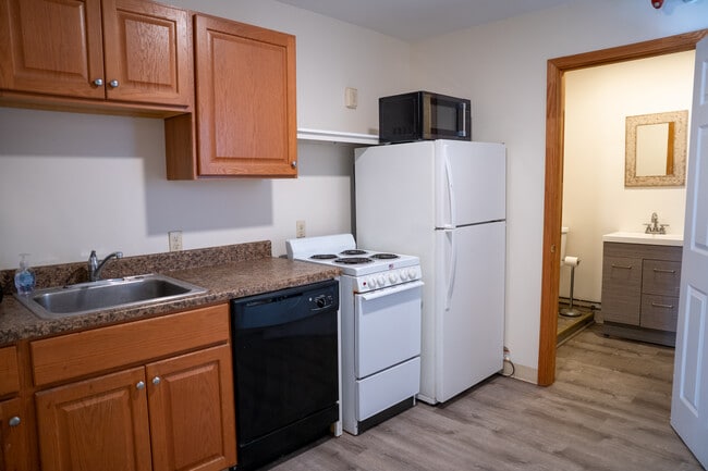 Kitchen - 1267 Elm St