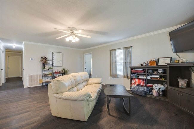 Photo - 205 Lincoln St