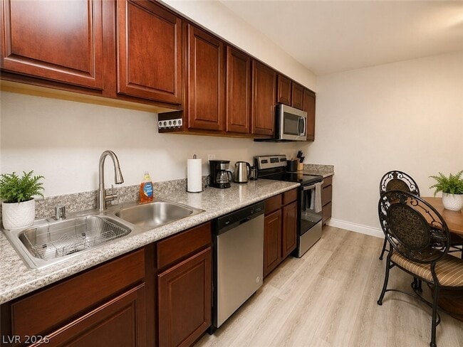 Photo - 5026 River Glen Dr Unit 162