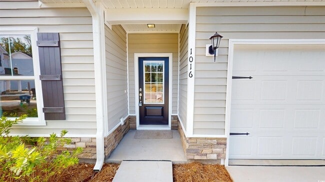 Photo - 1016 Moen Lp