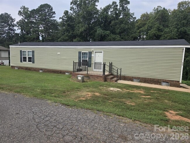 Building Photo - 213 Kimberly Cir
