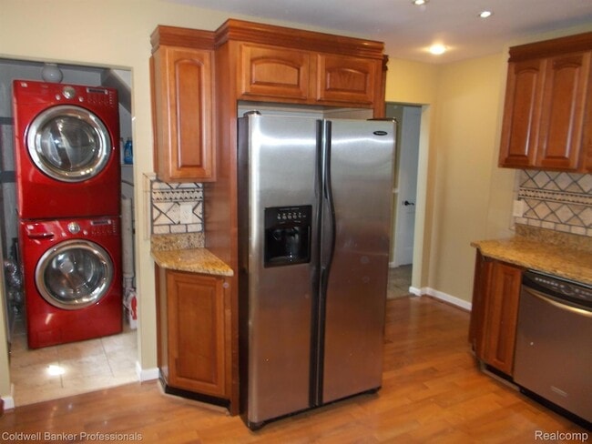 Photo - 2205 E 10 Mile Rd