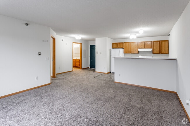 1BR, 1BA - 700SF - Living Room - Isanti Village Apartments