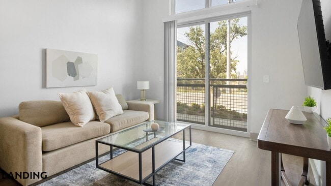 Building Photo - 1310 Hillside Ave Unit 303