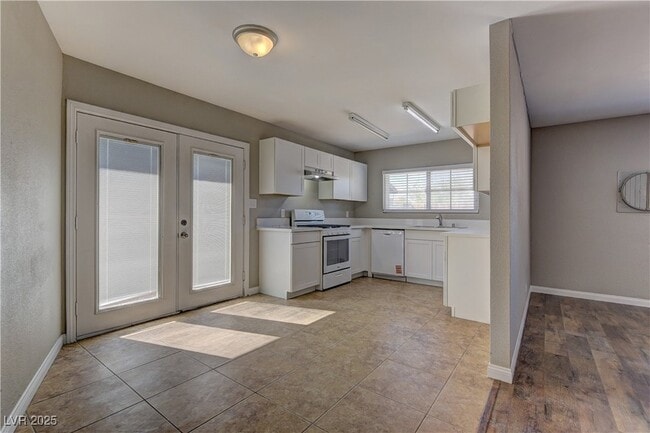 Photo - 5022 Carmel Ave